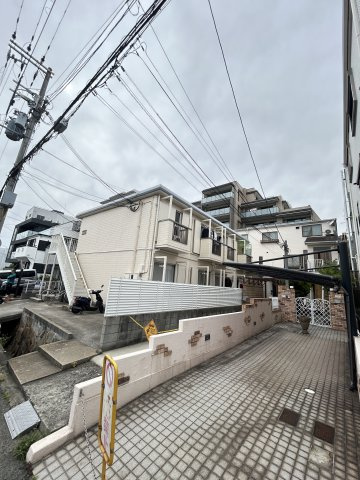 ドマーニ六甲のエントランス