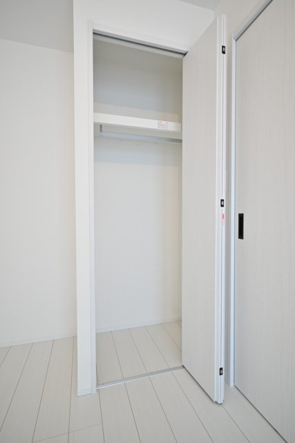Ｔｈｅ　Ｒｅｓｉｄｅｎｃｅ　Ｎｉｈｏｎｂａｓｈｉの収納|クローゼット（洋室）