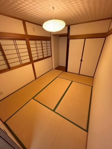 三条町テラスハウスの和室