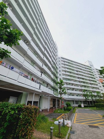 UR武庫川 8号棟の外観