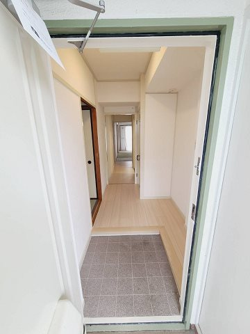 UR武庫川 8号棟の玄関