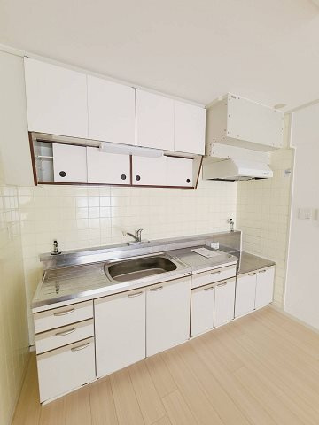 UR武庫川 8号棟のキッチン