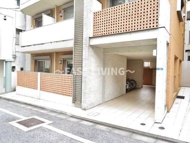 山手曙橋マンションのエントランス