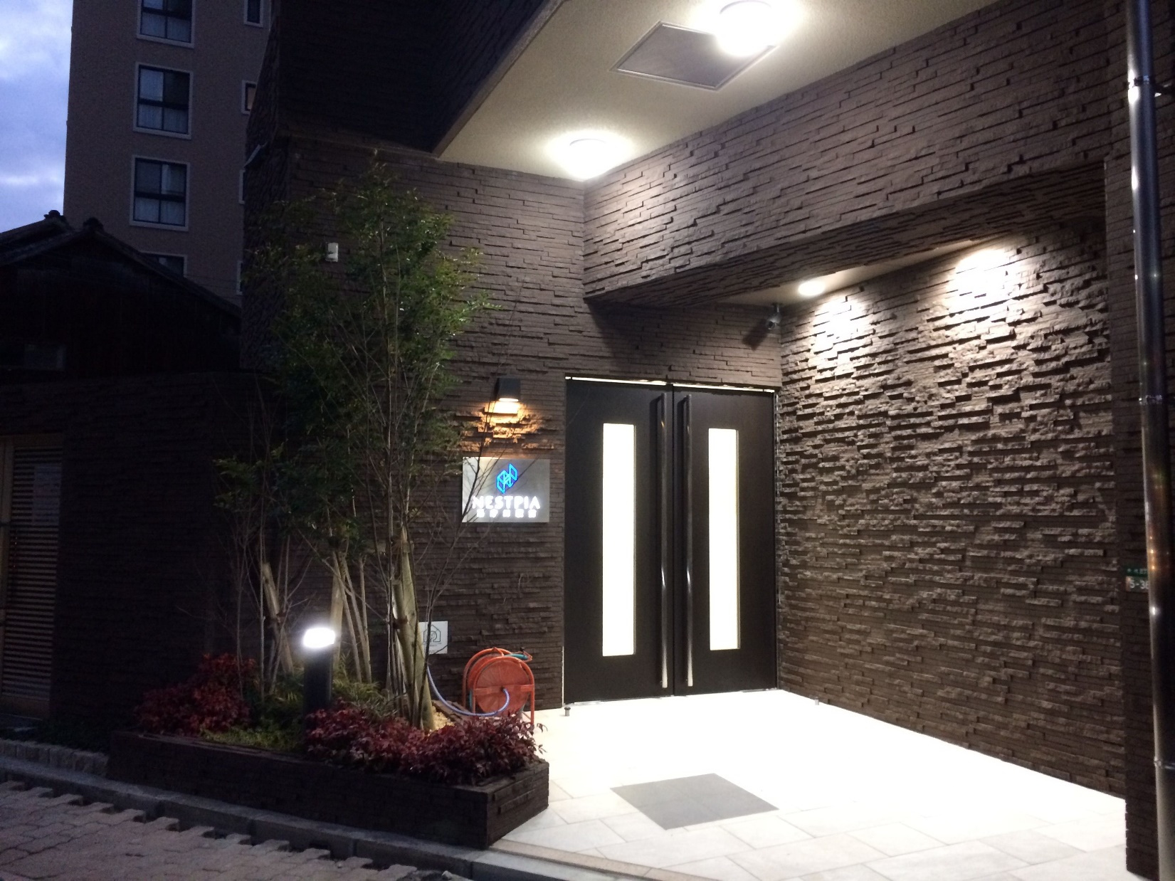 ネストピア県庁口駅前の外観