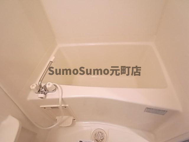 プレサンス三宮花時計前の浴室
