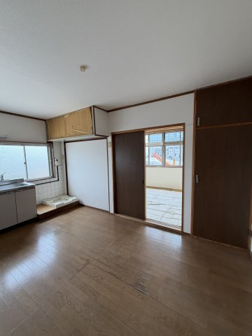 野田町田中マンションの居間・リビング