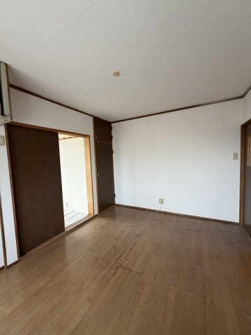 野田町田中マンションの居間・リビング