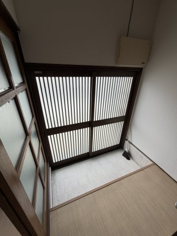 大同町５丁目貸家のバルコニー