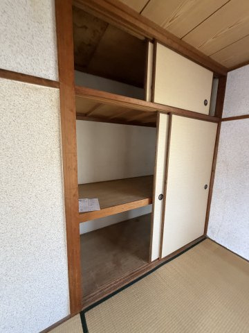 緑が丘１丁目貸家の収納