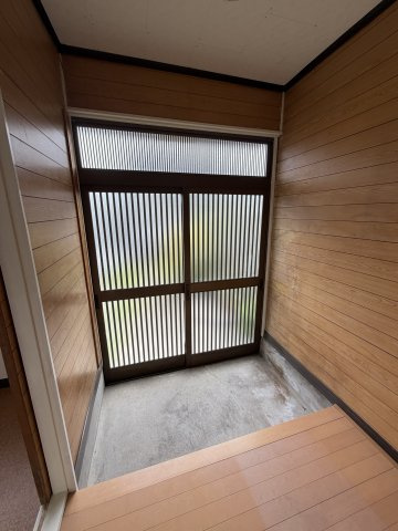 緑が丘１丁目貸家の玄関