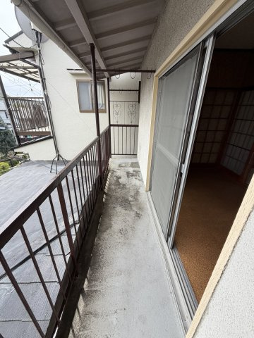 緑が丘１丁目貸家のバルコニー