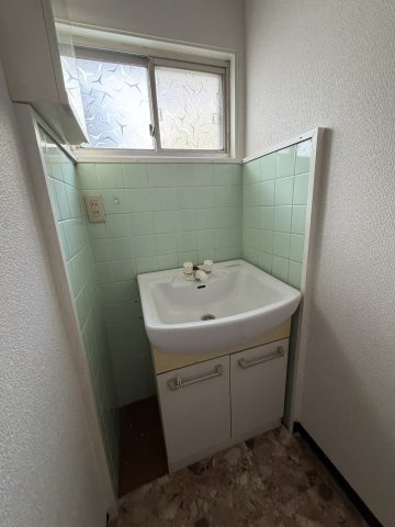 緑が丘１丁目貸家の洗面所