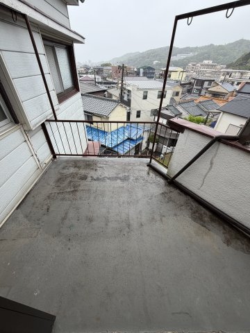 長尾町西山貸家のバルコニー