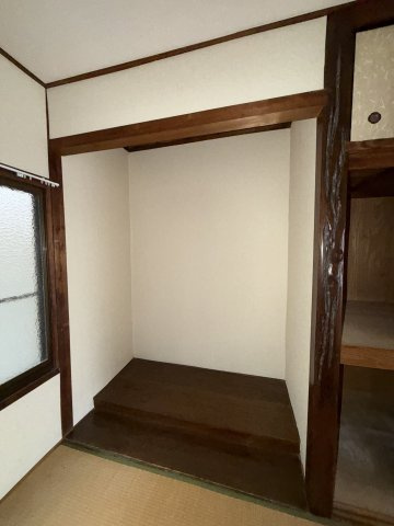 長尾町西山貸家の収納