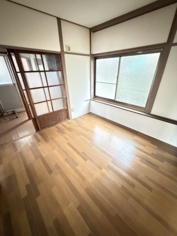 長尾町西山貸家の居間・リビング