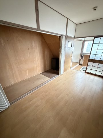 長尾町西山貸家の居間・リビング