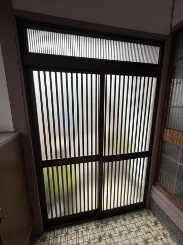 長尾町西山貸家の玄関
