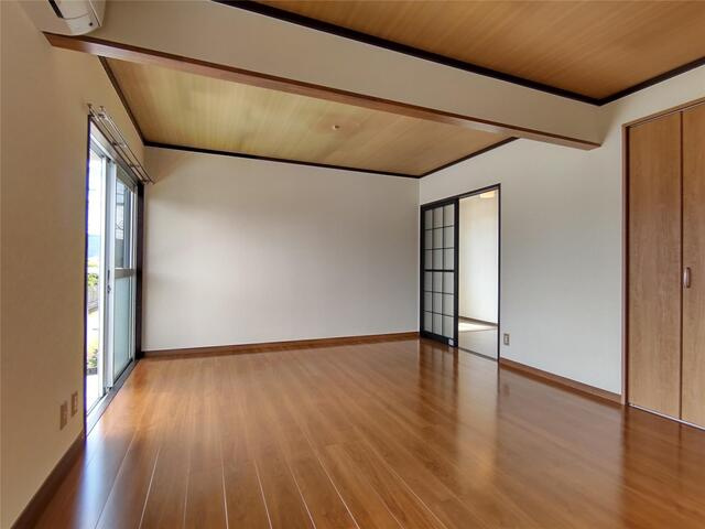 時伝堂の洋室