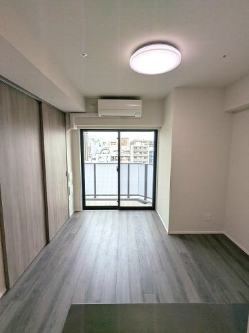 URBANEX上野の設備|インターネット無料
リビングにエアコン付、全室照明付
フロアで内装カラーホワイトとブラウンが選べます