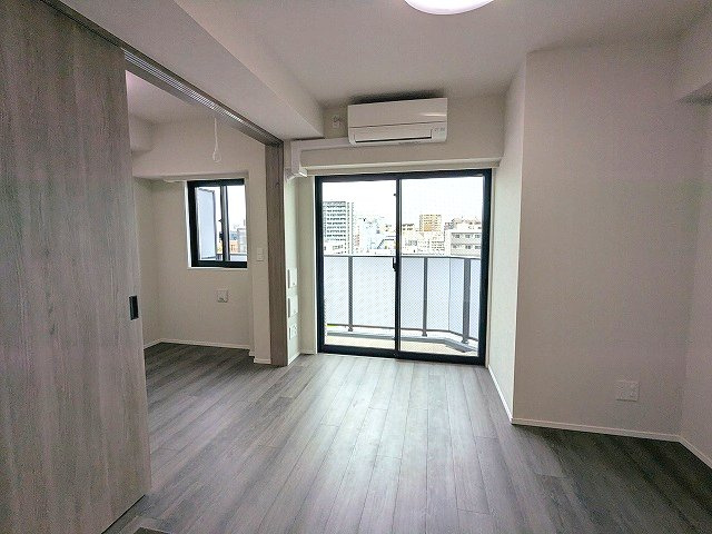 URBANEX上野の内装|インターネット無料
リビングにエアコン付、全室照明付
フロアで内装カラーホワイトとブラウンが選べます