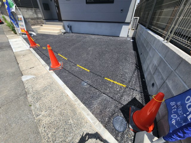 春日市紅葉ヶ丘西3丁目第9-1棟（1号棟）の外観|広々した駐車場になります。