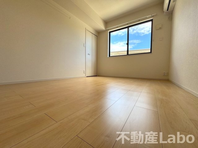シエロアズール Aの洋室