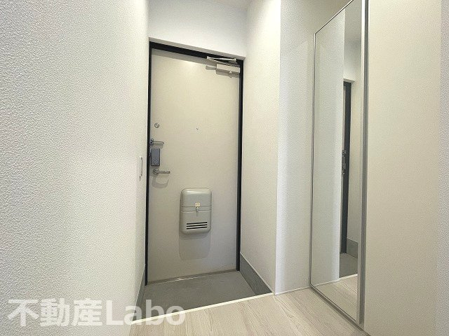 ピースカルマの玄関