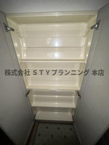 仲介手数料0円！リバーサイド名塚の収納