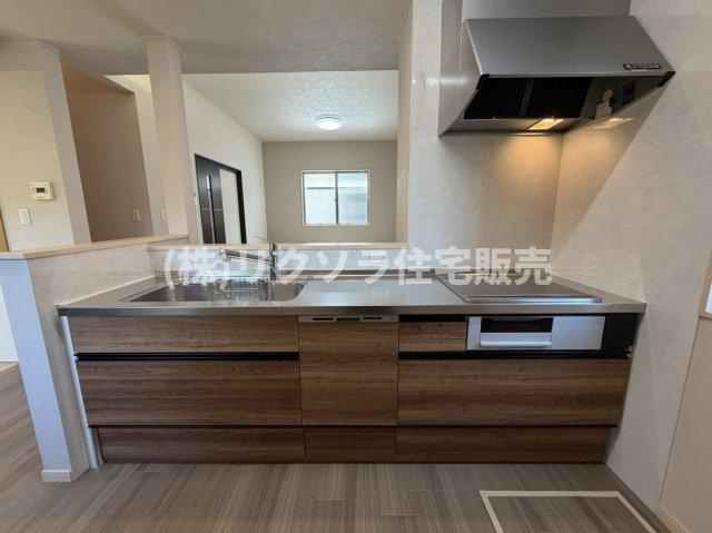 尊延寺5丁目　中古一戸建てのキッチン|カウンターキッチン
■物件内覧・資金計画相談・住宅ローン相談、リフォーム相談、お問合せ受付中■
※当日・翌日のご内覧、ご相談はお電話でのお問合せがスムーズです！