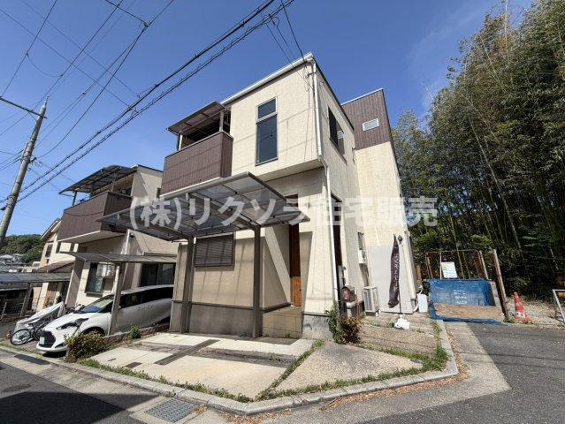 尊延寺5丁目　中古一戸建ての外観|新しい生活にいかがでしょうか？外観はお住まいの顔になります。こだわりたいポイントですね。外壁塗装や屋根塗装のご相談も承っております。
■現地内覧・資金計画相談・住宅ローン相談もお問合せ受付中■
