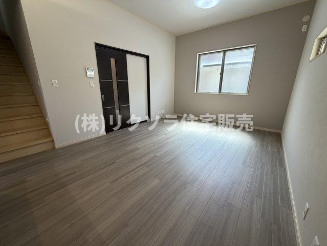 尊延寺5丁目　中古一戸建ての居間・リビング|LDK19.0帖
■物件内覧・資金計画相談・住宅ローン相談、リフォーム相談、お問合せ受付中■
※当日・翌日のご内覧、ご相談はお電話でのお問合せがスムーズです！