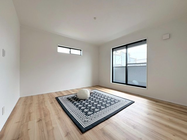 ダイマルタウン　岐阜市東鶉第16　全9区画分譲の寝室|全居室に大型収納を設置。高性能な断熱材で丸ごと覆った高気密・高断熱の家で、夏も冬も快適に過ごせます。