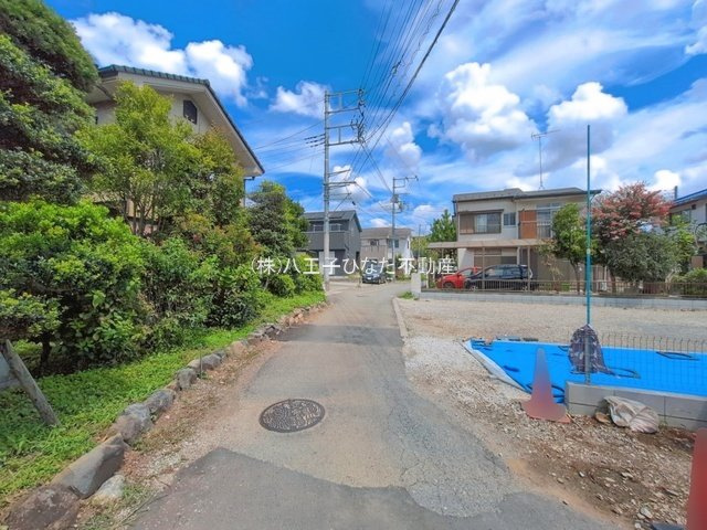 『八王子市新築戸建て』八王子市川口町459-2【仲介手数料無料】　２期の前面道路含む現地写真|～仲介手数料無料☆八王子ひなた不動産～八王子市川口町　新築戸建て