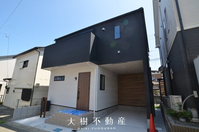 【外観】 | 綾瀬市寺尾西1丁目　新築戸建て　全１棟【仲介手数料無料】 | 建物完成しました！！内見可能です♪