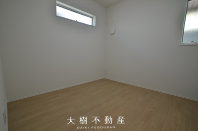 【洋室】 | 綾瀬市寺尾西1丁目　新築戸建て　全１棟【仲介手数料無料】 | 1階　洋室2（4.5帖）