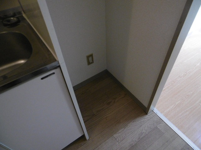 【設備】 | エランビタール | 冷蔵庫置き場（同物件別室の写真です）