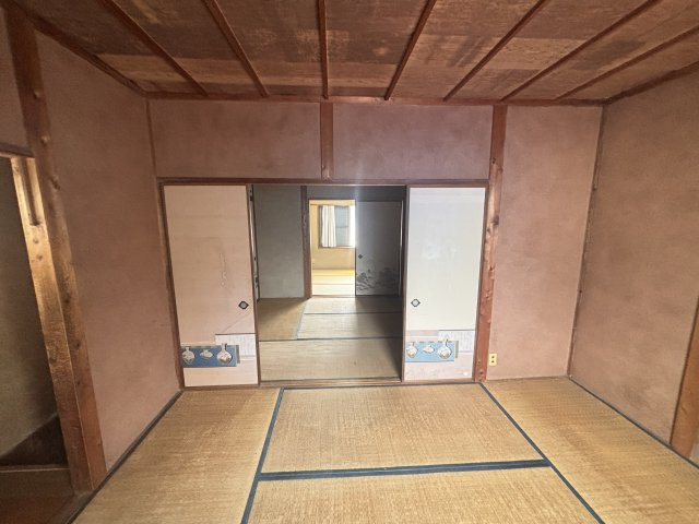 津島市下切町｜名古屋市の戸建ならホームアップの和室|2階和室