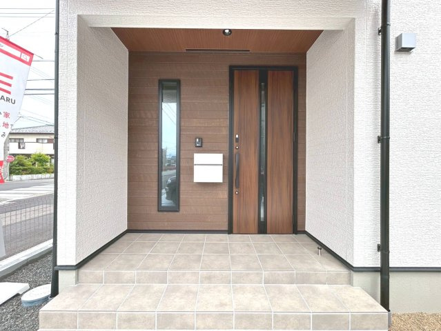 ダイマルタウン　一宮市小信中島第5　全4区画分譲の玄関|玄関ドアの鍵はディンプルキーと内側はサムターンキーになっており防犯性の高い仕様になっています。