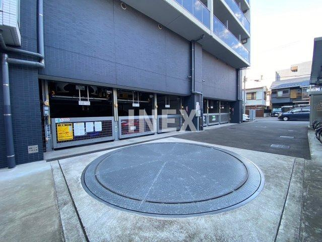 横浜市西区浅間町３丁目の賃貸マンションの駐車場