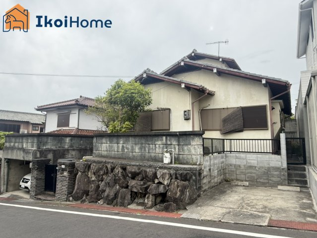 明石市大久保町高丘１丁目　中古戸建のエントランス|●資料・カタログのご請求無料●バス停まで徒歩3分、 10分で大久保駅にも到着し通勤や通学に便利な立地