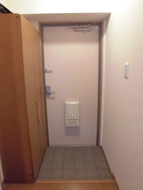 クラージュの玄関|前回募集時の写真です。現況優先