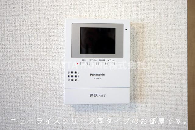 カーサ　ルミノーゾのセキュリティ|【イメージ写真】ＴＶインターホン付きで女性の方にも安心です＊