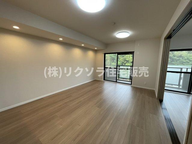 ルモン星田のダイニング|LDK15.6帖
■物件内覧・資金計画相談・住宅ローン相談、リフォーム相談、お問合せ受付中■
※当日・翌日のご内覧、ご相談はお電話でのお問合せがスムーズです！