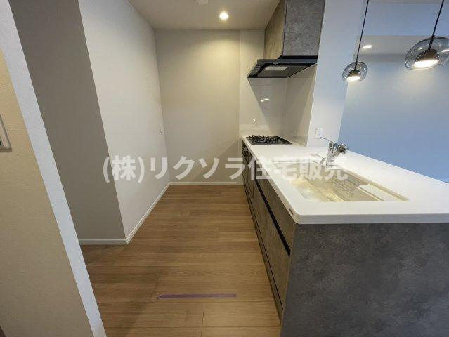 ルモン星田のキッチン|LDK15.6帖
■物件内覧・資金計画相談・住宅ローン相談、リフォーム相談、お問合せ受付中■
※当日・翌日のご内覧、ご相談はお電話でのお問合せがスムーズです！