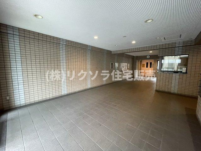 ルモン星田のエントランス|内部
■物件内覧・資金計画相談・住宅ローン相談、リフォーム相談、お問合せ受付中■
※当日・翌日のご内覧、ご相談はお電話でのお問合せがスムーズです！