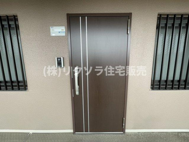 ルモン星田の玄関|■物件内覧・資金計画相談・住宅ローン相談、リフォーム相談、お問合せ受付中■
※当日・翌日のご内覧、ご相談はお電話でのお問合せがスムーズです！