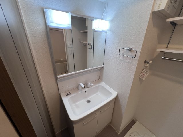 ヒカルサ神戸垂水山手の洗面所
