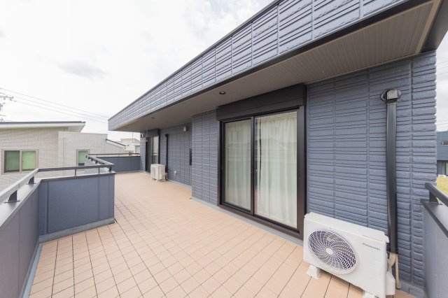 中古住宅　守山区上志段味字東谷のバルコニー