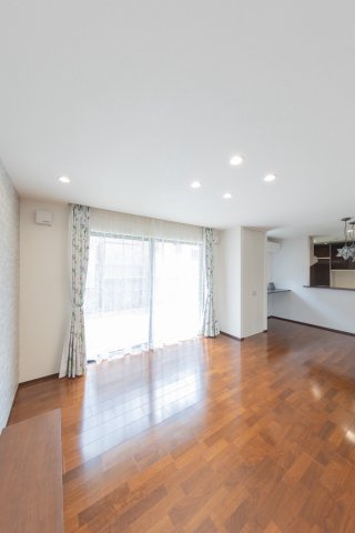 中古住宅　守山区上志段味字東谷の居間・リビング