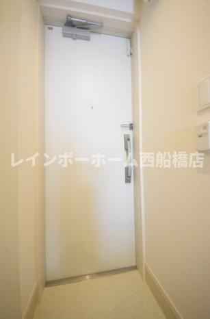 リブリ・アリュールＫの玄関